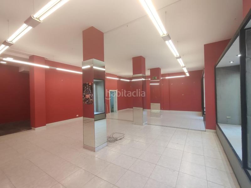 Foto 2c094a4e-0272-4cfb-90b0-f664e4010945. Alquiler local comercial  con mucho escaparate deusto en Bilbao