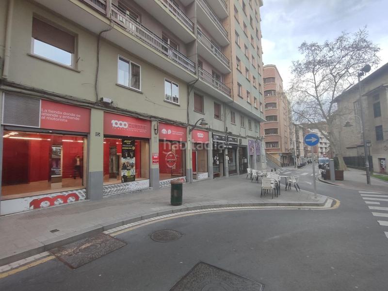 Foto 77abb036-4b8e-4d0f-8610-d8e792e2f3f8. Alquiler local comercial  con mucho escaparate deusto en Bilbao
