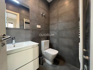 Rent Flat  Calle general salazar. Vivienda reformada de 2 hab y 2 baños en amezola