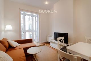 Location Appartement  Calle diputacion. Vivienda exterior de 2 hab junto a gran via