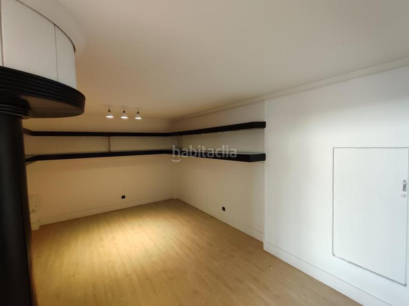 Foto d6463556-4d65-4c8e-ba8f-0ddd67ab79cf. Alquiler local comercial  en alquiler junto al instituto unamuno en Bilbao