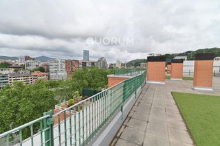 Etagenwohnung  Campo volantín. Dúplex de dos habitaciones en campo volantin