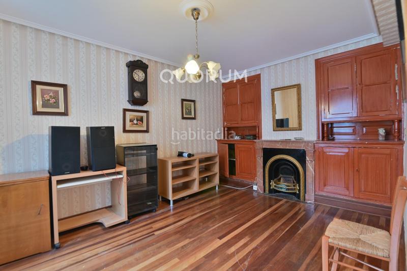 Foto 2f544413-41e5-4ff7-8932-953e2037607b. Piso vivienda para reformar con balcón en abando en Bilbao