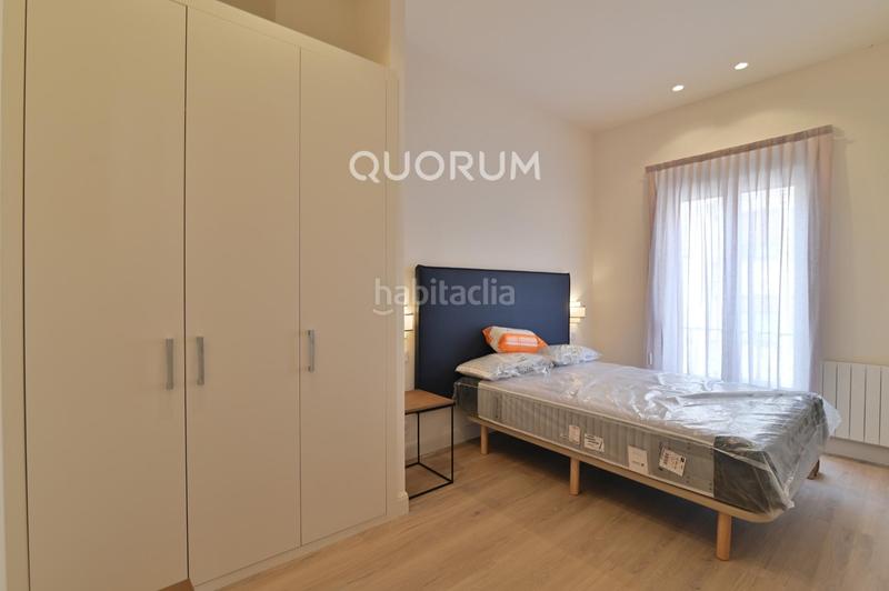 Foto bd12bc63-7cf6-49a8-bdff-741c79f30938. Alquiler piso luminosa y moderna vivienda de temporada con balcón en Bilbao