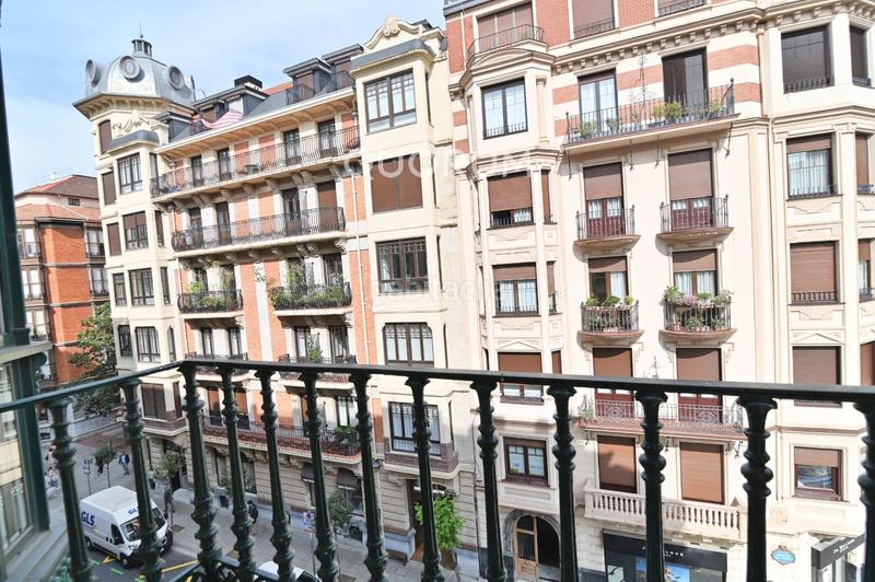 Foto db5d8cc2-19f5-49d1-93da-826c6db453b0. Lloguer pis amb calefacció a Ensanche - Moyua - Diputación Bilbao