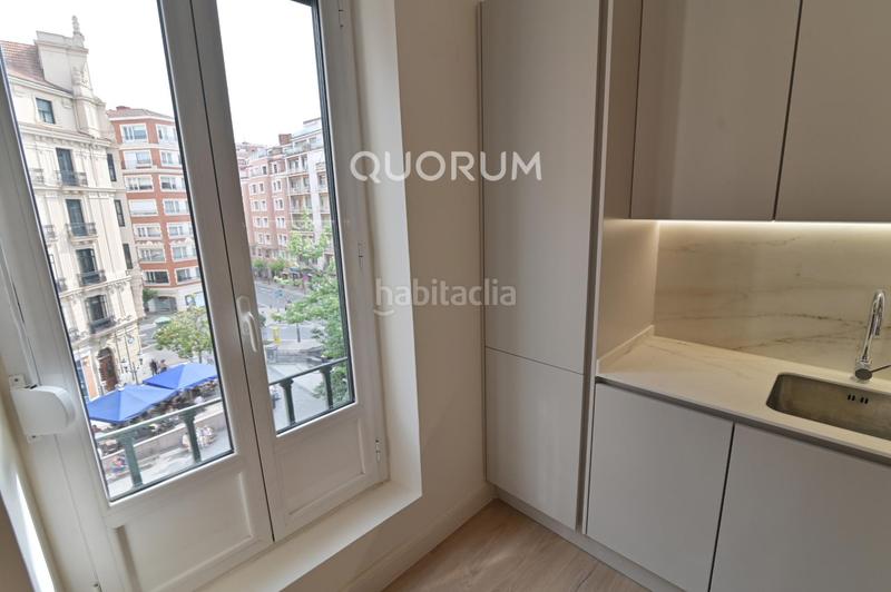 Foto 2a64b251-7973-4b48-a037-57ce8948d29c. Miete etagenwohnung mit heizung in Ensanche - Moyua - Diputación Bilbao