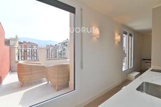 Rent Flat  Calle marqués del puerto. Apartamento con terraza en el centro
