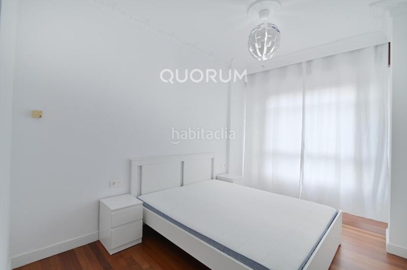 Foto 25cc8d14-a3ae-4c03-8a65-22e55787ae0f. Alquiler piso vivienda de 4 hab y garaje en Zabalburu en Bilbao