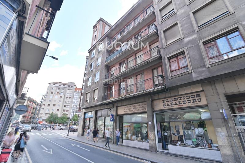 Foto 673cad76-b1cb-4d65-a1b8-43c1345bea8b. Alquiler piso vivienda de 4 hab y garaje en Zabalburu en Bilbao