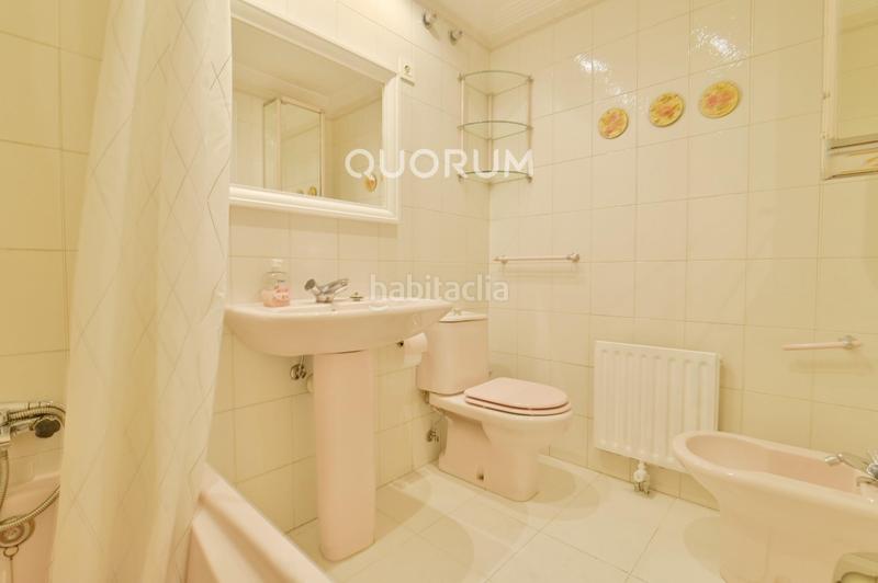 Foto 808e7ecf-52da-494e-9450-2d8d29e78059. Alquiler piso vivienda de 4 hab y garaje en Zabalburu en Bilbao
