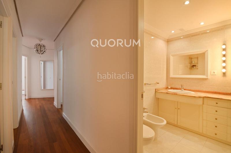 Foto afa86078-872e-4ad2-bfd5-c2a76e376218. Alquiler piso vivienda de 4 hab y garaje en Zabalburu en Bilbao