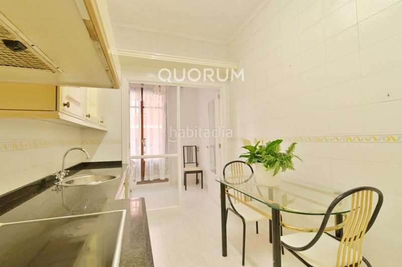 Foto b2582115-d81f-4aba-9eac-715492e74988. Alquiler piso vivienda de 4 hab y garaje en Zabalburu en Bilbao
