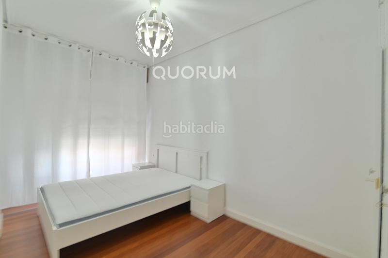 Foto c142034e-5380-43e5-8579-f42524e245c1. Alquiler piso vivienda de 4 hab y garaje en Zabalburu en Bilbao