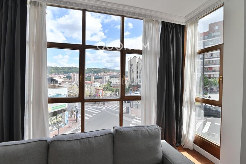 Foto e6d6f3e6-7120-4ea8-8fcd-9aea8856a9d9. Alquiler piso vivienda de 4 hab y garaje en Zabalburu en Bilbao
