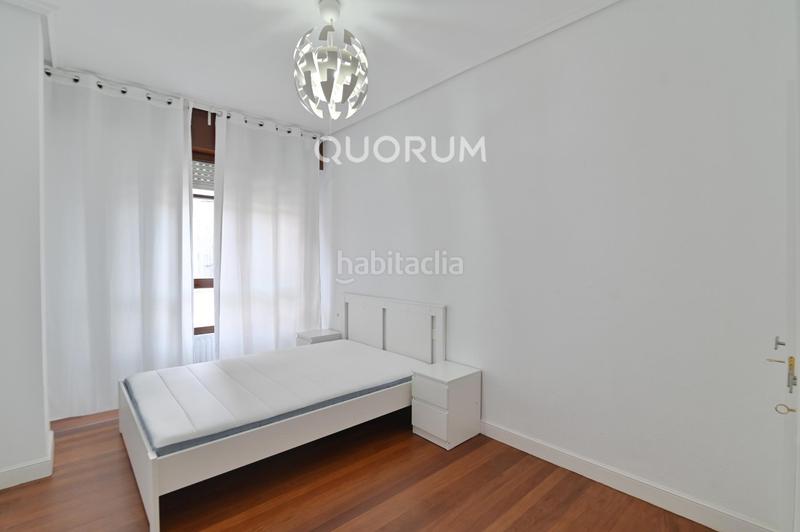 Foto eaeec705-aa22-4634-b850-ab4312d79eb2. Alquiler piso vivienda de 4 hab y garaje en Zabalburu en Bilbao