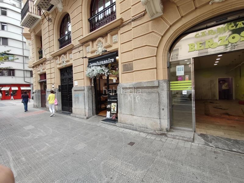 Foto 8dc45850-5e8c-4f6a-9f25-c3a3e0438939. Alquiler local comercial local en alquiler en ensanche con salida de humos en Bilbao