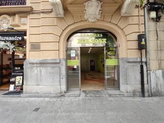 Location Local commercial  Alameda recalde. Local en alquiler en ensanche con salida de humos