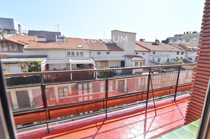 Foto 01324070-414b-4544-8909-6fde944eaf54. Alquiler piso vivienda de 3 hab con terraza en abando en Bilbao