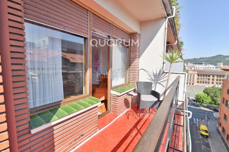 Foto 1da046f1-bd15-41d0-83bc-5650db0f04a0. Alquiler piso vivienda de 3 hab con terraza en abando en Bilbao