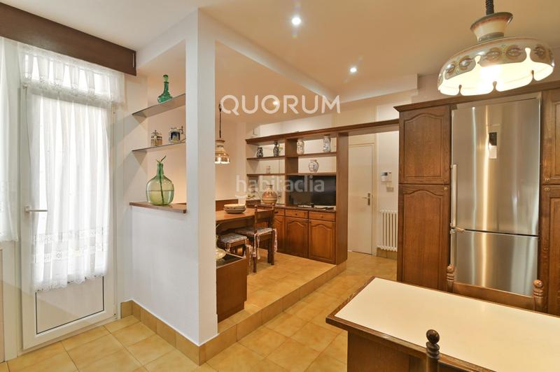 Foto b16d1d06-3bc8-4deb-811c-8d1b344eb282. Alquiler piso vivienda de 3 hab con terraza en abando en Bilbao