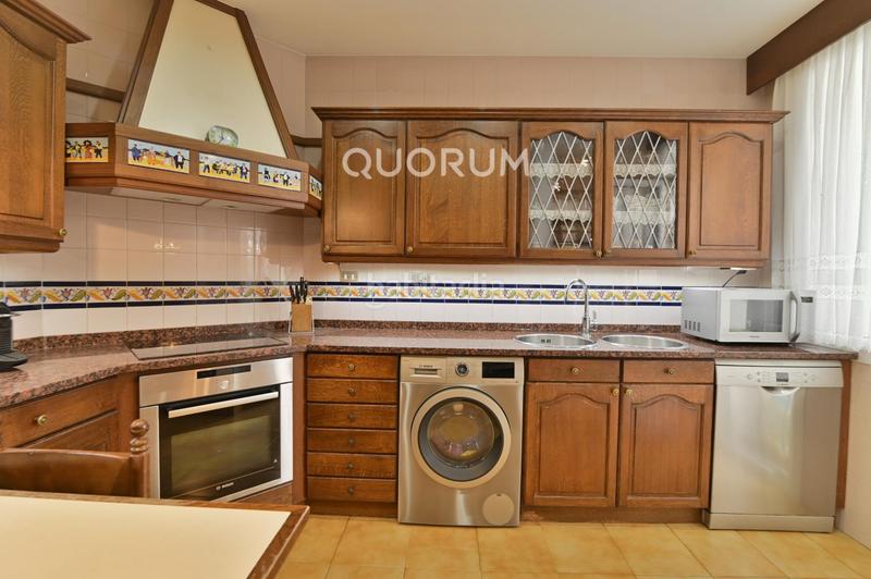 Foto f3bd363c-fa85-4942-a4d5-1ec49d31b348. Miete etagenwohnung mit heizung in Zabalburu Bilbao