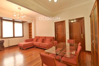 Location Appartement  Calle de josé maría escuza. Piso 2 habitaciones, baño y despensa