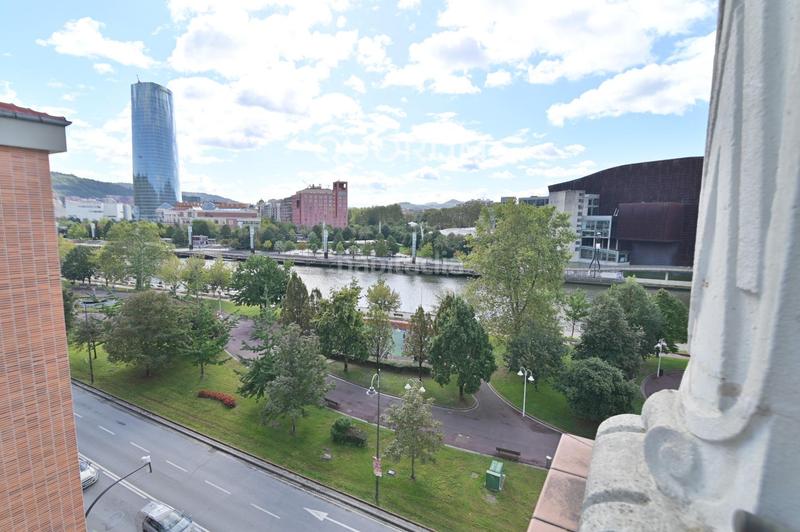 Foto a5e31149-177f-46d8-9c59-ab6394432937. Alquiler piso vivienda de 2 hab y 2 baños en deusto en Bilbao