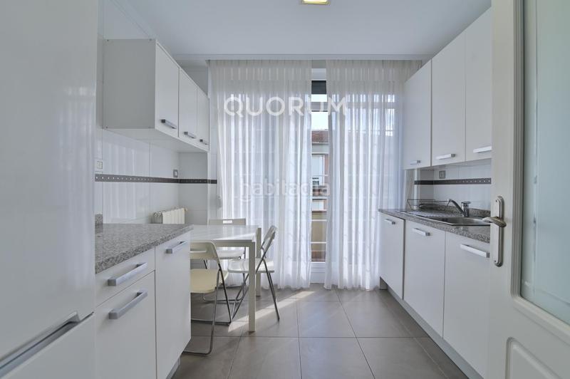 Foto 8b46871b-b30c-4c7f-a614-8dd7fda48bbe. Rent flat with heating parking in San Pedro de Deusto - La Ribera Bilbao