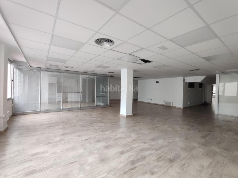 Foto 53af365d-b59a-4c7a-88ec-3d1751d940da. Rent office space with heating in Alhóndiga Bilbao