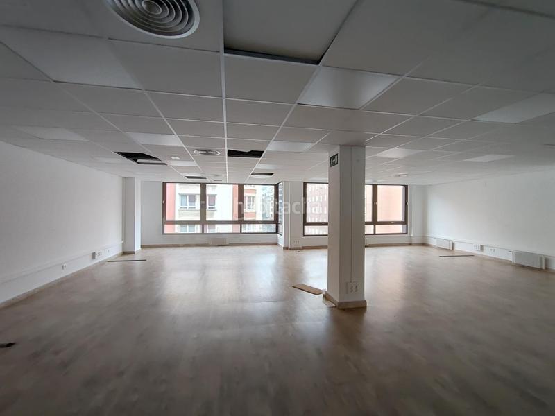 Foto d020e780-c5ad-4527-95fe-fa2974ab2d1a. Rent office space with heating in Alhóndiga Bilbao