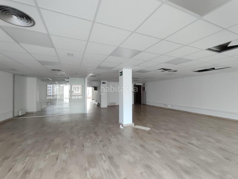 Foto d7f77d6c-34e5-4f9b-8a4a-be704cdd5de0. Rent office space with heating in Alhóndiga Bilbao