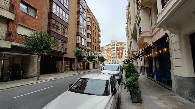 Foto e697a1dd-9ee6-4ad1-8dd7-458e11153b3d. Alquiler local comercial  zona muy transitada plaza del museo en Bilbao