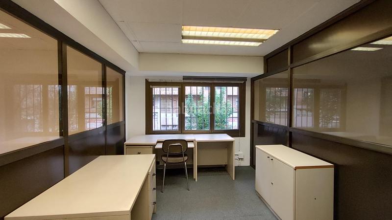 Foto 3c2f27a5-4bfb-44a1-9537-e38000d1a4ee. Alquiler local comercial local en alquiler junto al mercadona de miribilla en Bilbao