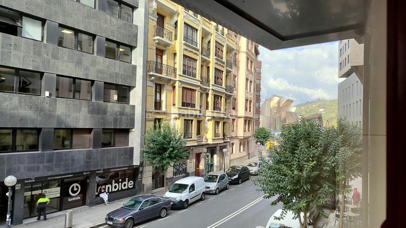 Foto fe32fe9c-8591-49f5-bd85-30ba6677a34c. Lloguer oficina amb calefacció aparcament a Abandoibarra - Guggenheim Bilbao