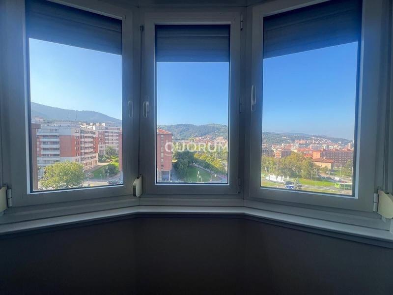 Foto 2785db8e-d7e3-4f6a-9749-6e45c96969c6. Rent flat with heating in Miribilla Bilbao