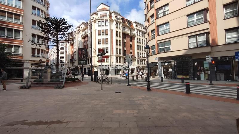 Foto 22046afd-3c72-425f-9d60-11a010c349b2. Alquiler local comercial gran local ercilla junto al hotel en Bilbao