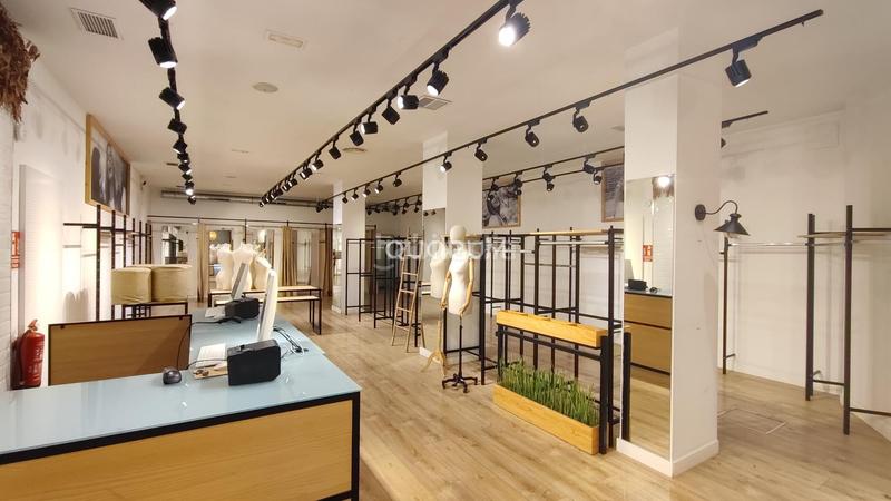 Foto 40ba0326-62b0-46fa-ae6d-21a1b3f70f2c. Alquiler local comercial gran local ercilla junto al hotel en Bilbao