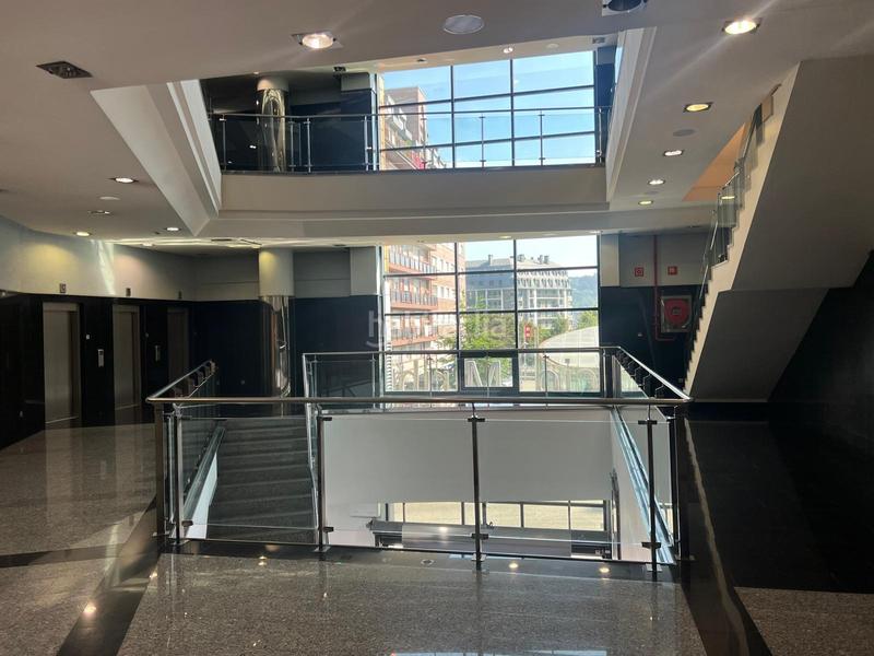 Foto c2db9fa3-7440-44a2-8aea-a51abd5e4e83. Miete büro in Miribilla Bilbao