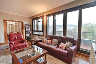 Appartement  Calle de rodríguez arias. Vivienda con vistas despejadas y garaje directo