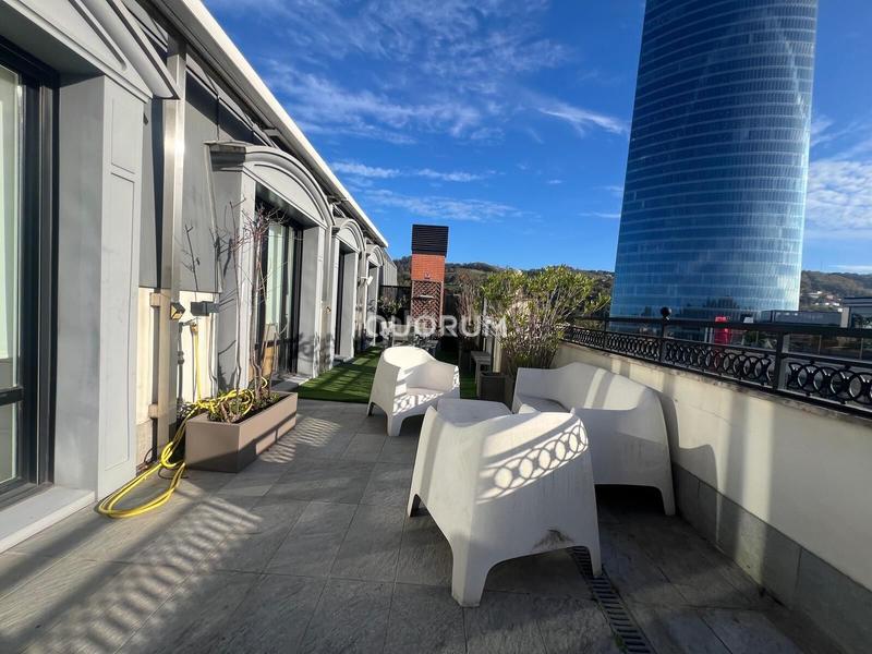 Foto 17e29fc7-64fa-44a0-845d-99b4fea9902d. Alquiler piso exclusiva vivienda con gran terraza en plaza euskadi en Bilbao