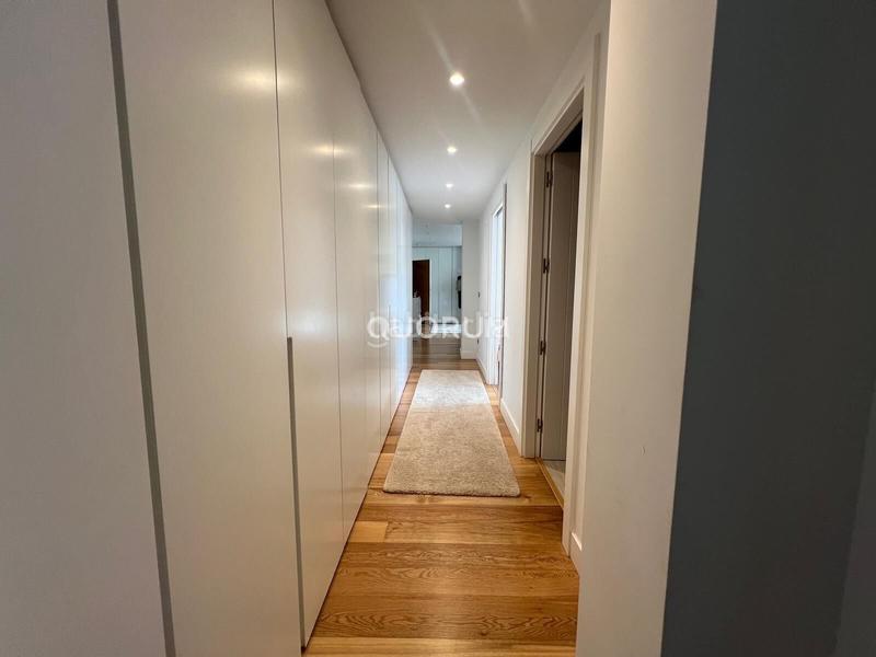 Foto a0ef05ff-f40e-408a-b71b-e118d4647e6f. Alquiler piso exclusiva vivienda con gran terraza en plaza euskadi en Bilbao