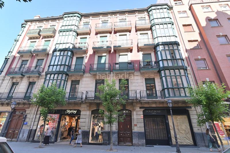 Foto 651e1f50-19c7-4c74-9f80-df59691ddf74. Miete etagenwohnung mit heizung in Ensanche - Moyua - Diputación Bilbao