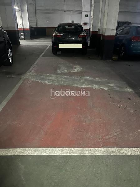 Foto 6a3c38b5-7eac-4f63-aae5-6c3bc671f92b. Parking voiture dans Sabino Arana-Jesuitas Bilbao