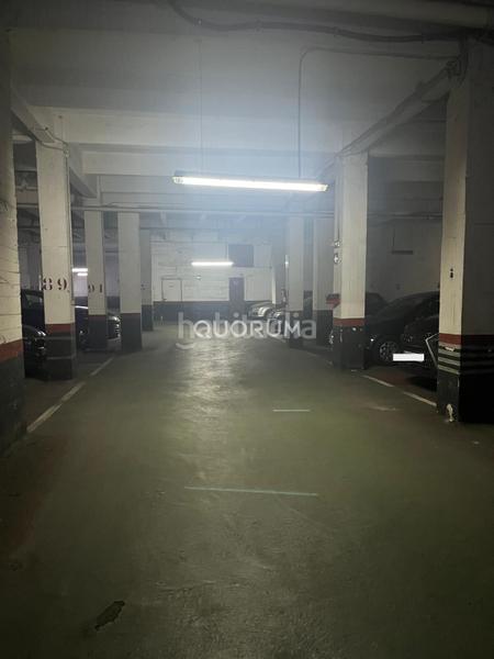 Foto 8108e03c-1b64-43df-b40a-a900ebf1ab32. Parking voiture dans Sabino Arana-Jesuitas Bilbao