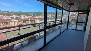 Appartamento  Alameda de urquijo. Vivienda con terraza en abando