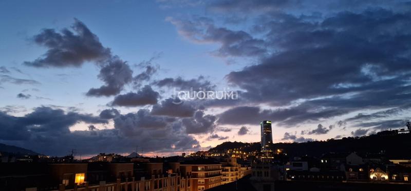 Foto e117f400-ae82-4f03-a6ba-1df341611f9f. Pis amb calefacció a Zabalburu Bilbao