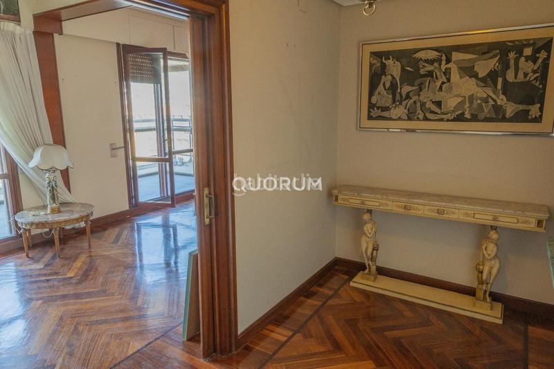 Foto e27ba4cf-3b98-48df-bdab-74577f75e8a4. Pis amb calefacció a Zabalburu Bilbao