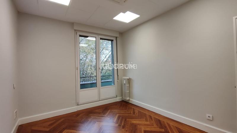 Foto e61669b3-3868-4785-9597-a3f01ed08cbd. Alquiler oficina espectacular oficina en alquiler en jardines de albia en Bilbao