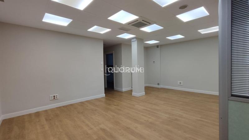 Foto 3eaadb89-8c23-49aa-b7ad-044e840b1323. Lloguer oficina amb calefacció a Ensanche - Moyua - Diputación Bilbao