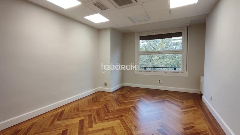 Foto b03d3898-4dcc-42b3-8019-96a1516535d1. Location bureau avec chauffage dans Ensanche - Moyua - Diputación Bilbao